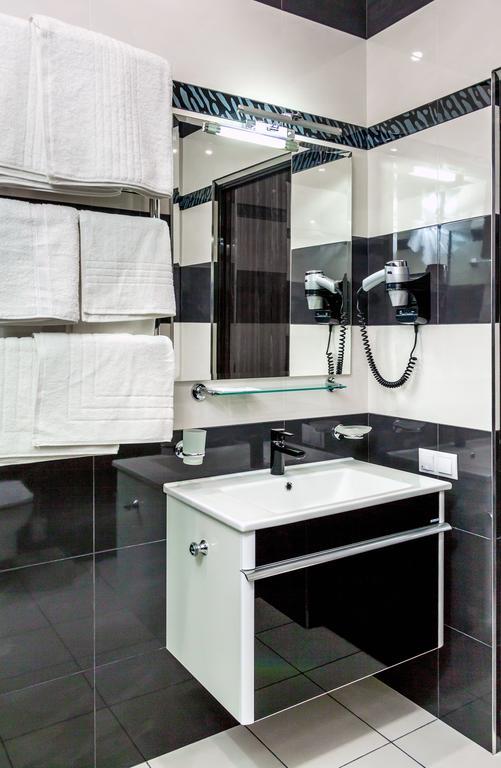 Hotel Premier นิปโปรเซอร์เซียนสกาย ภายนอก รูปภาพ